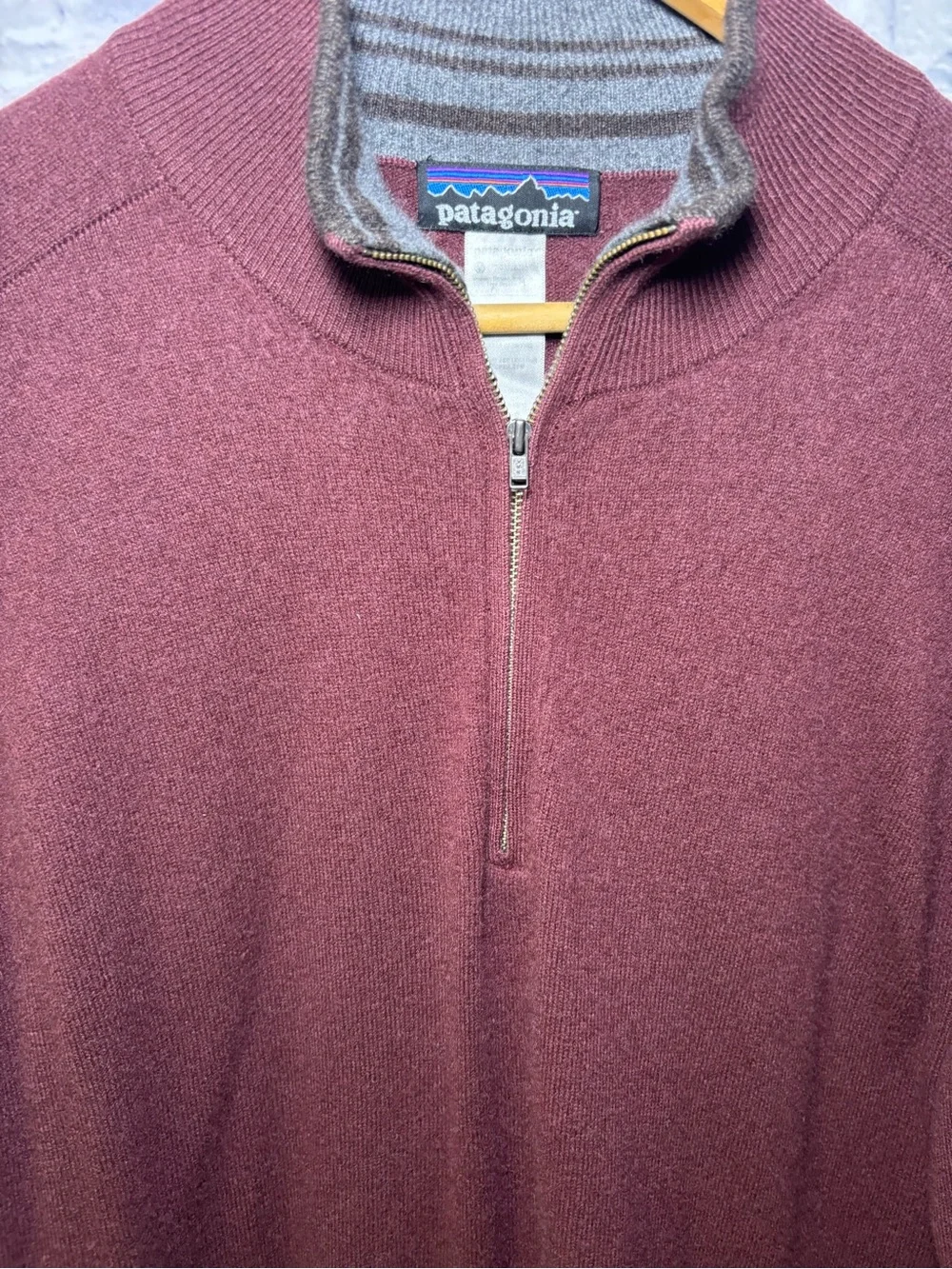 Patagonia Recycled Cashmere 1/4-Zip Sweater Men’s Medium Maroon Long Sleeve